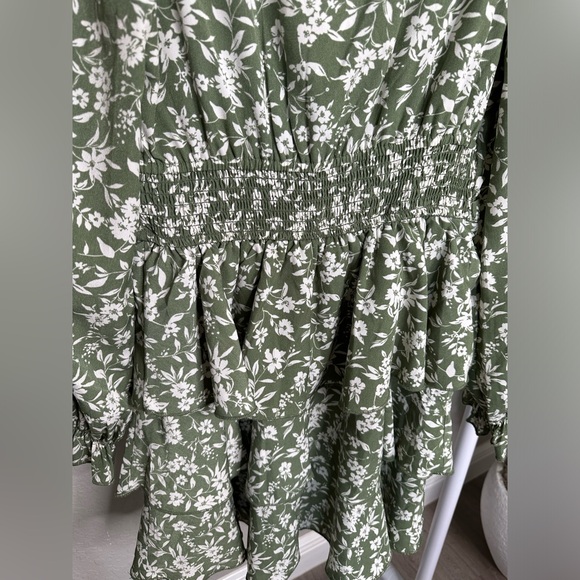 Inspired Hearts sage green tiered ruffle skirt long sleeve mini dress size med - Picture 8 of 11